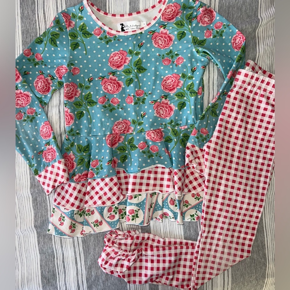 Lily & Londyn’s Girls Outfit, Size 8